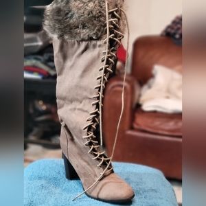 Women's heeled boot